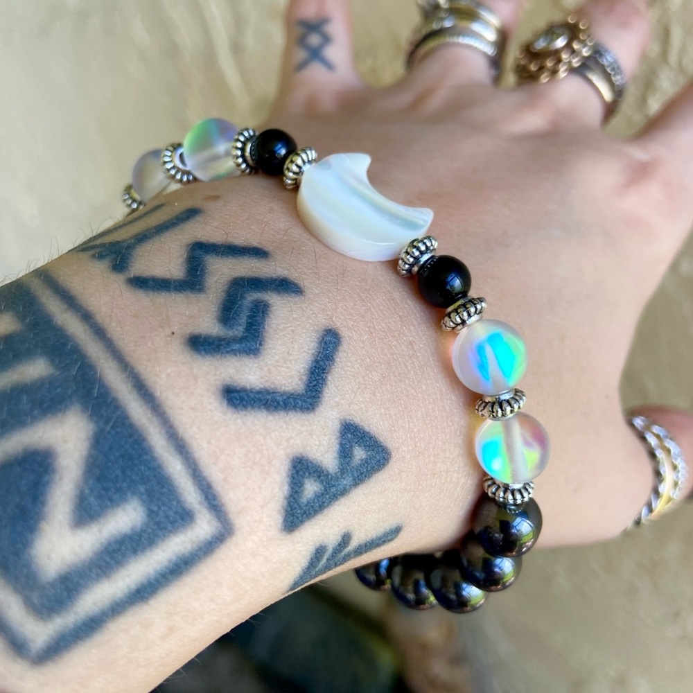 Mother of pearl moon hematite & opalite bracelet